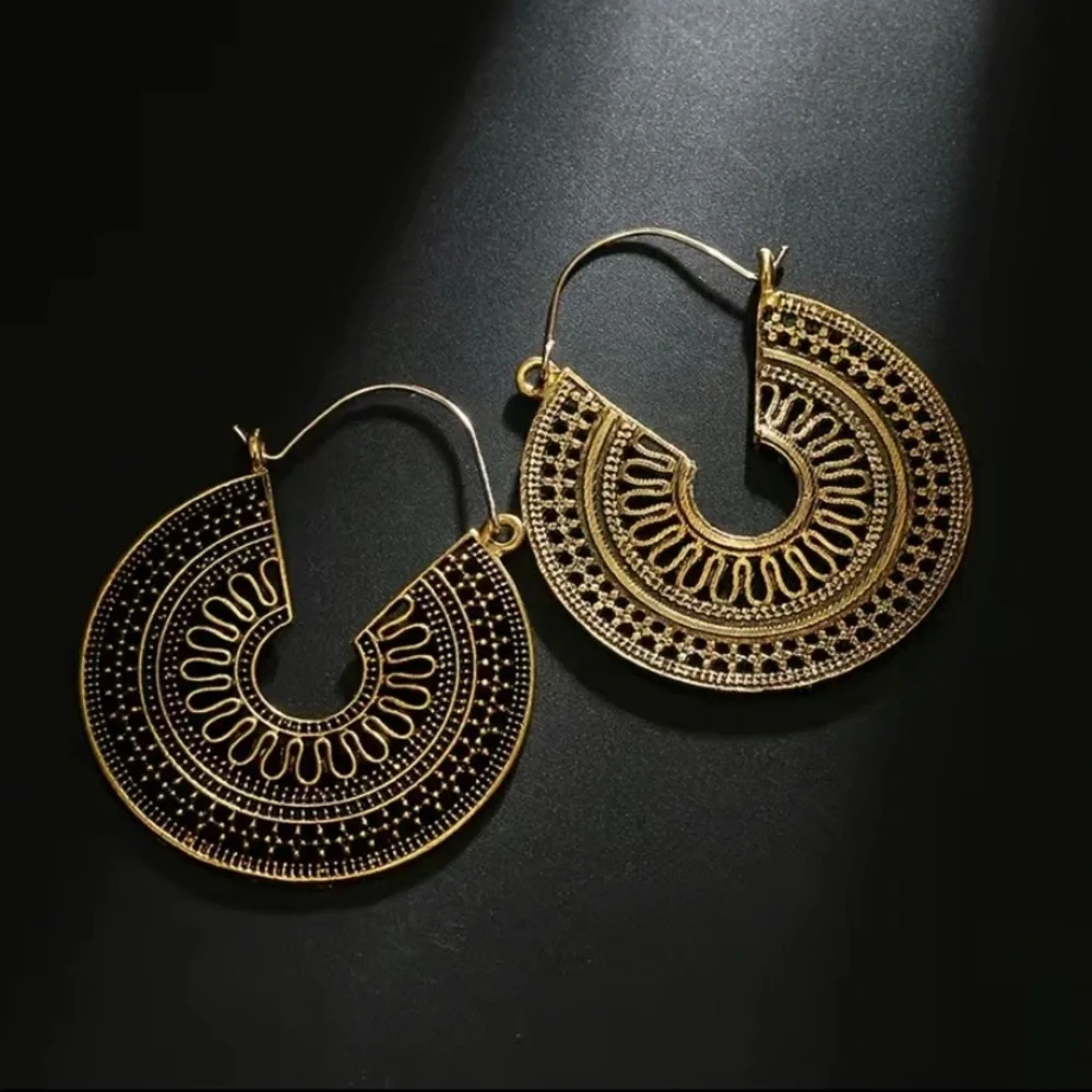 Vintage hollow metal drop‎ dangle earrings